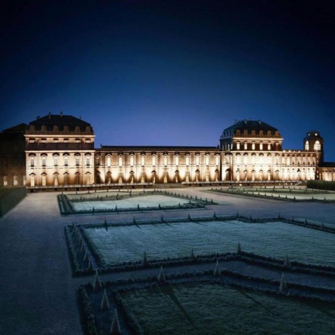 Alle Porte Della Reggia Venaria Reale Exteriör bild
